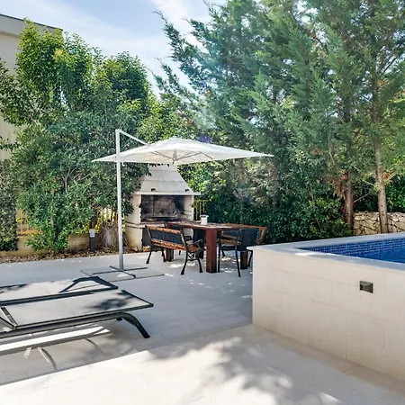 Hedonia With Heated Pool, Diklo * Zadar