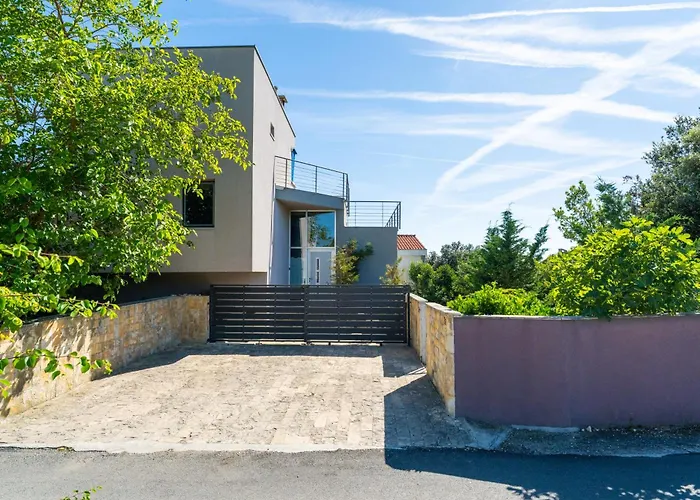 Konukevi Hedonia With Heated Pool, Diklo Zadar