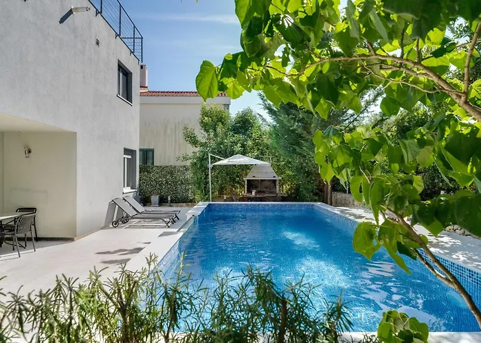 Hedonia With Heated Pool, Diklo Konukevi Zadar