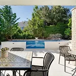 Hedonia With Heated Pool, Diklo 게스트하우스 자다르