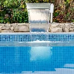 Hedonia With Heated Pool, Diklo Gæstehus Zadar