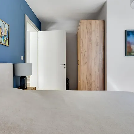 Hedonia With Heated Pool, Diklo Гостевой дом *