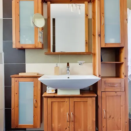 Гостевой дом Hedonia With Heated Pool, Diklo