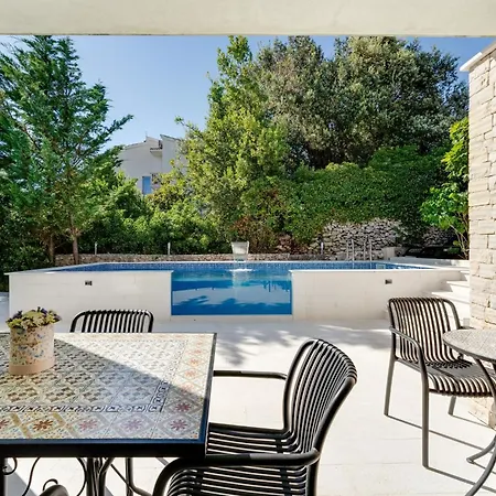Hedonia With Heated Pool, Diklo Гостевой дом Задар