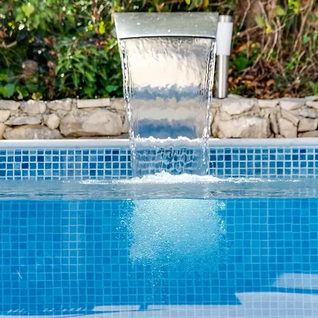 Hedonia With Heated Pool, Diklo Гостевой дом Задар