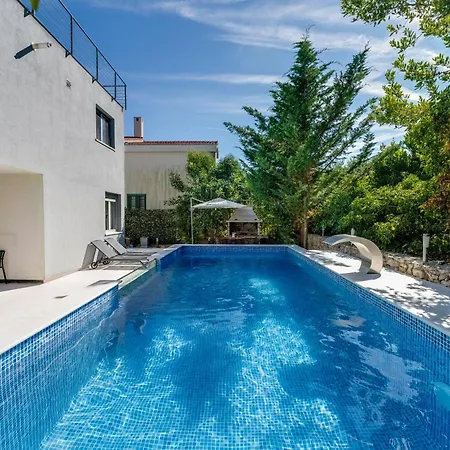 Πανσιόν Hedonia With Heated Pool, Diklo *