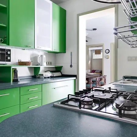 Hedonia With Heated Pool, Diklo Гостевой дом *