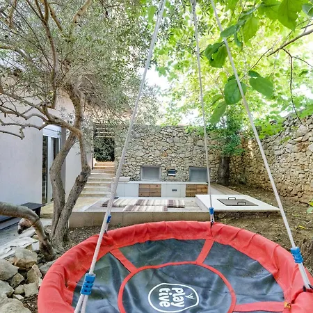 Hedonia With Heated Pool, Diklo * Задар