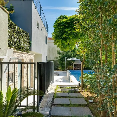 Гостевой дом Hedonia With Heated Pool, Diklo Задар