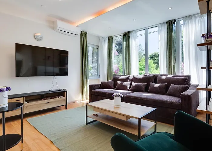 Hedonia With Heated Pool, Diklo Zadar