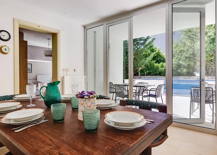 Hedonia With Heated Pool, Diklo Penzion Zadar