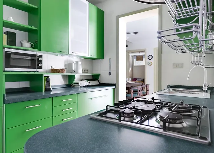 Hedonia With Heated Pool, Diklo Penzion *